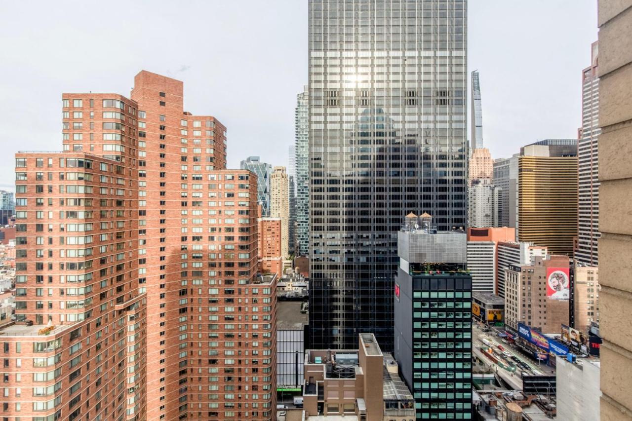 Midtown 1br W Elevator Gym Nr Times Square Nyc-1350 *