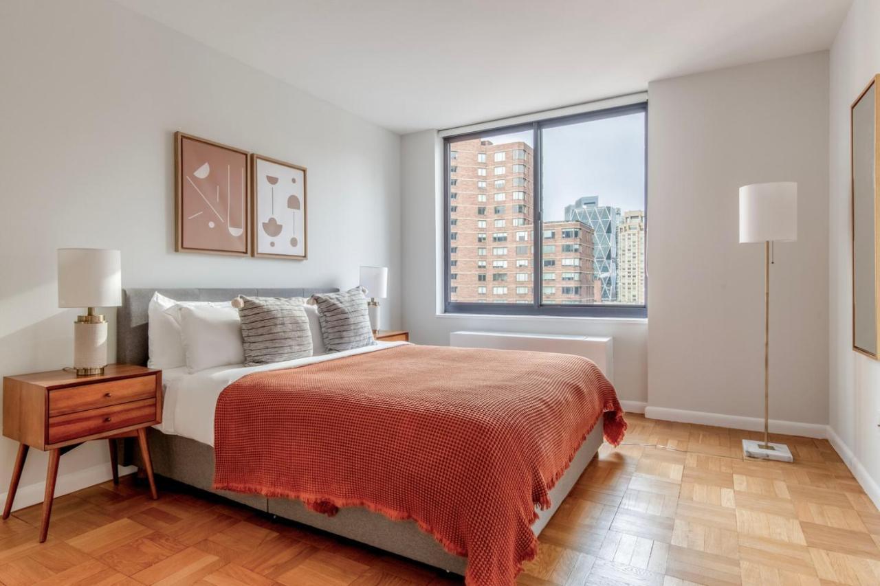 Midtown 1br W Elevator Gym Nr Times Square Nyc-1350 Apartment *