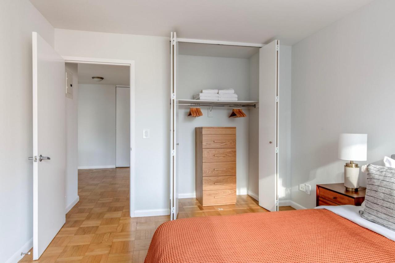 Apartment Midtown 1br W Elevator Gym Nr Times Square Nyc-1350 New York